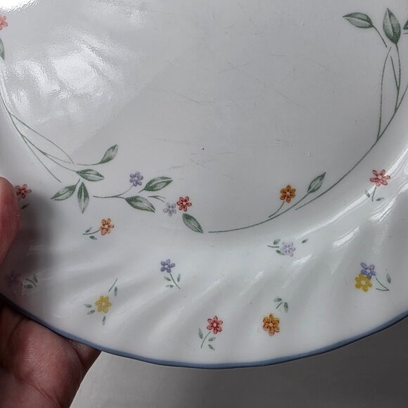 Corelle English Meadow Dinner Plate White Swirl Rim Blue Trim Multicolor Floral - Picture 8 of 14